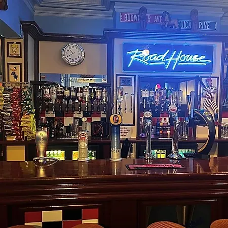 The Roadhouse 3*
