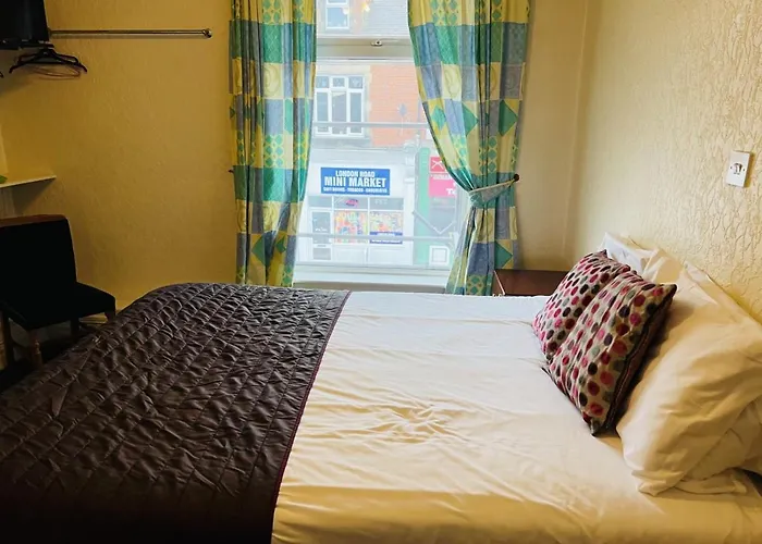 The Roadhouse Guest house 3*