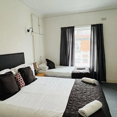 ゲストハウス The Roadhouse 3*